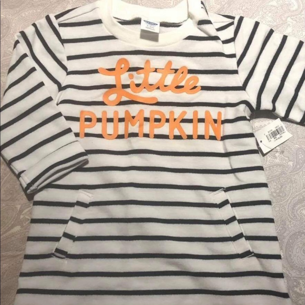 ISO old navy little pumpkin 18/24